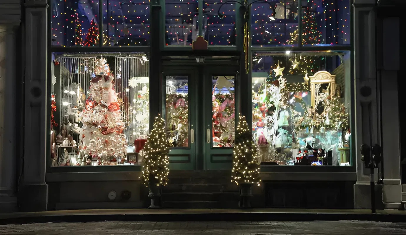 Holiday storefront with festive décor with bright, fresh interior by a painter in Waukee, IA